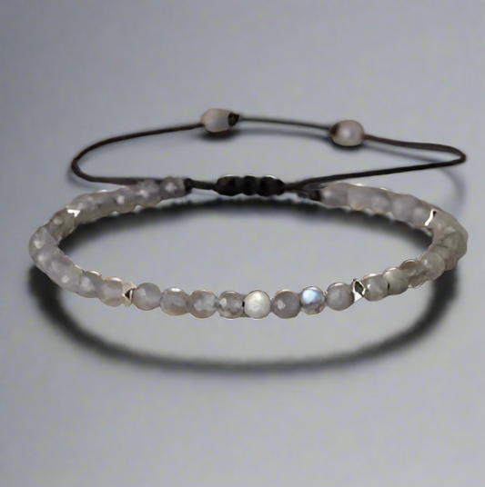 Brățară Piatra Lunii – Intuiție, Echilibru și Protecție SKY Gemstones
